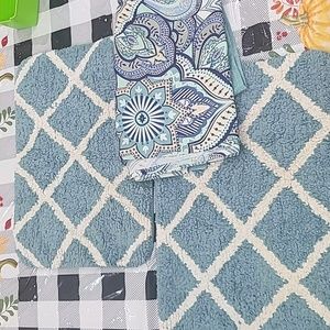 Bathroom set! 2 rugs and shower curtain smoke free home!